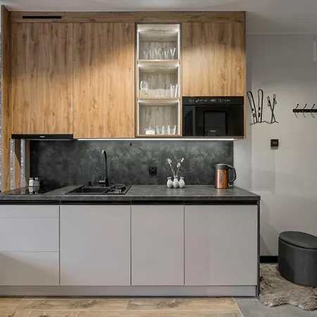 Bania Black Mountain Ii Basen & Apartman